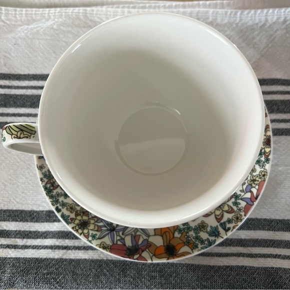 Coastline Imports Gracie China Tea Cup and Plate - Picture 2 of 6